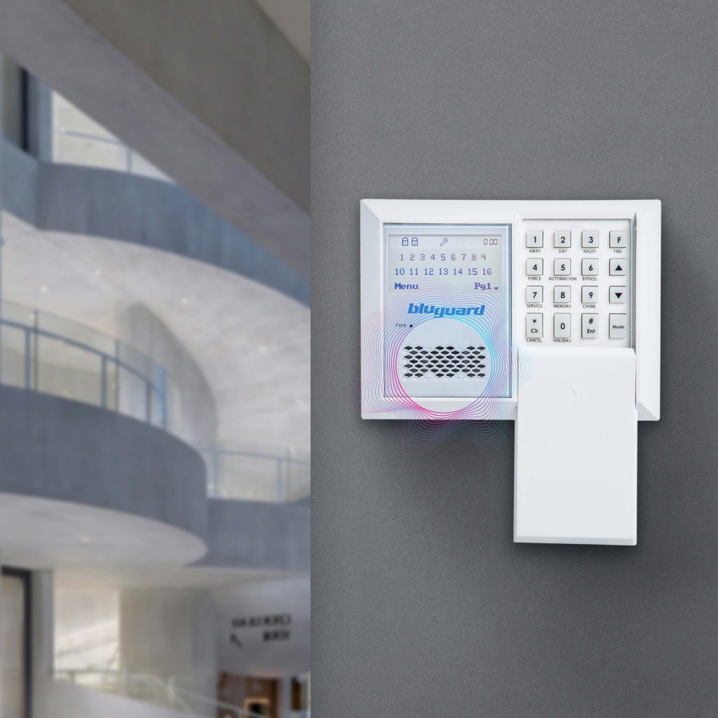 Built in speaker with voice assist